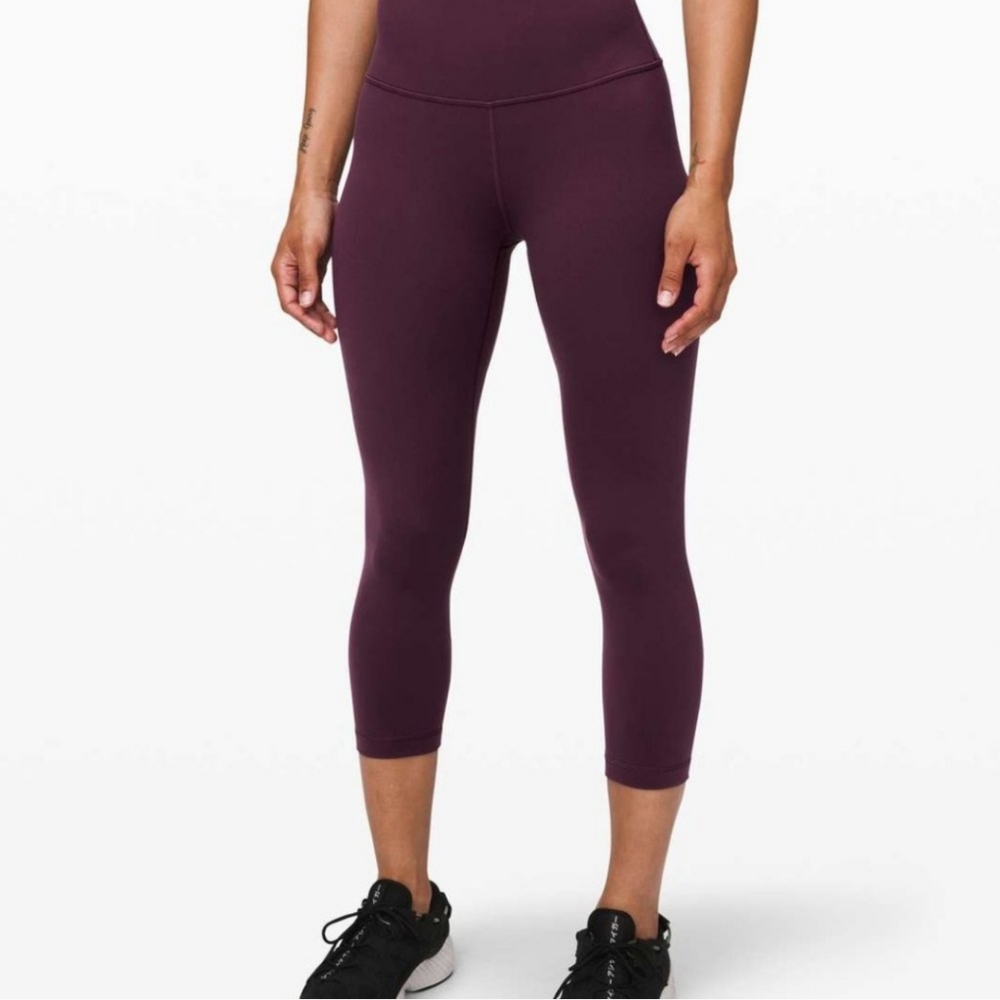 Lululemon crop legging in purple plum